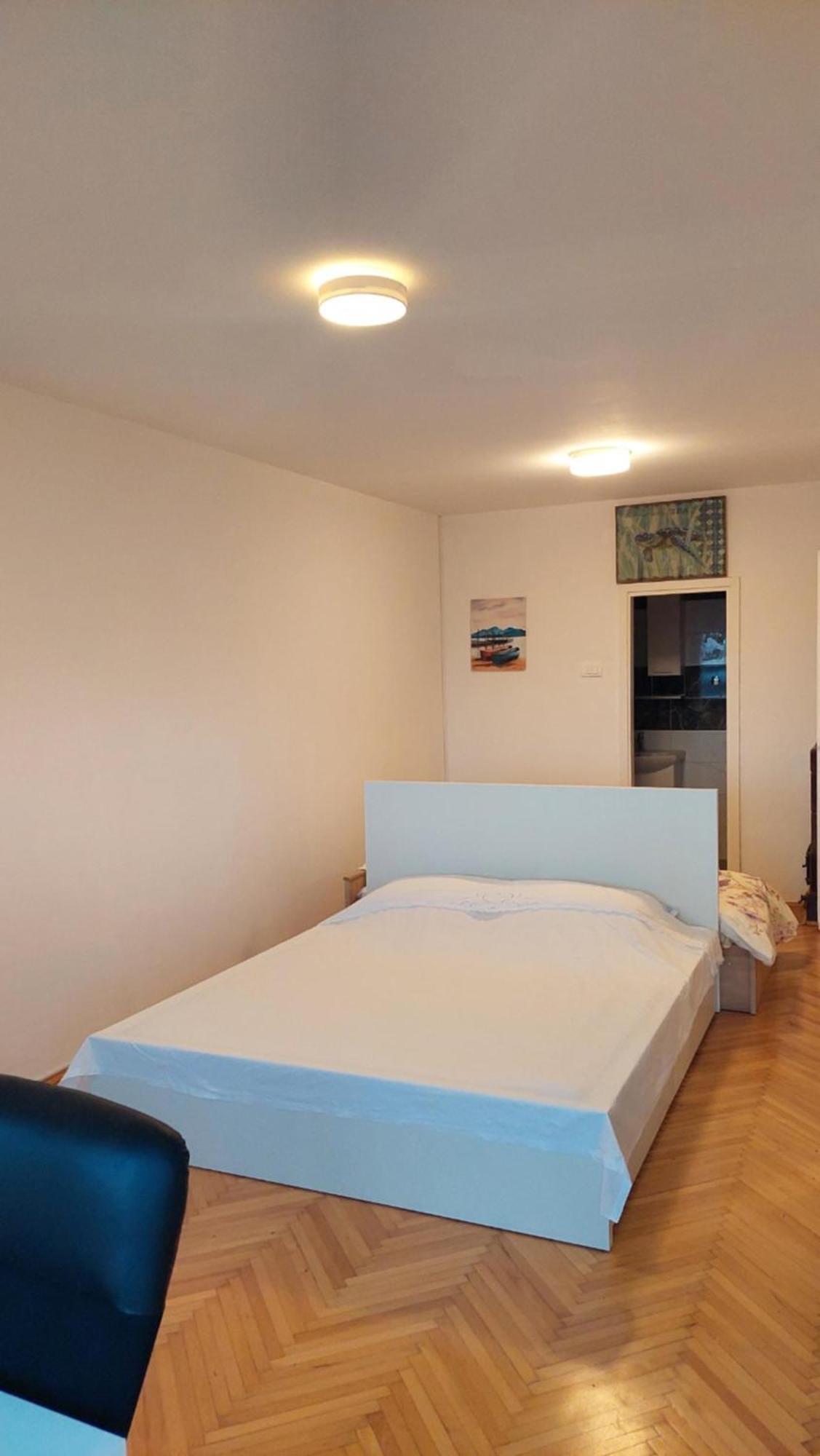 Room With Private Toilet And Balcony In City Center In Shared Apartment Split Extérieur photo