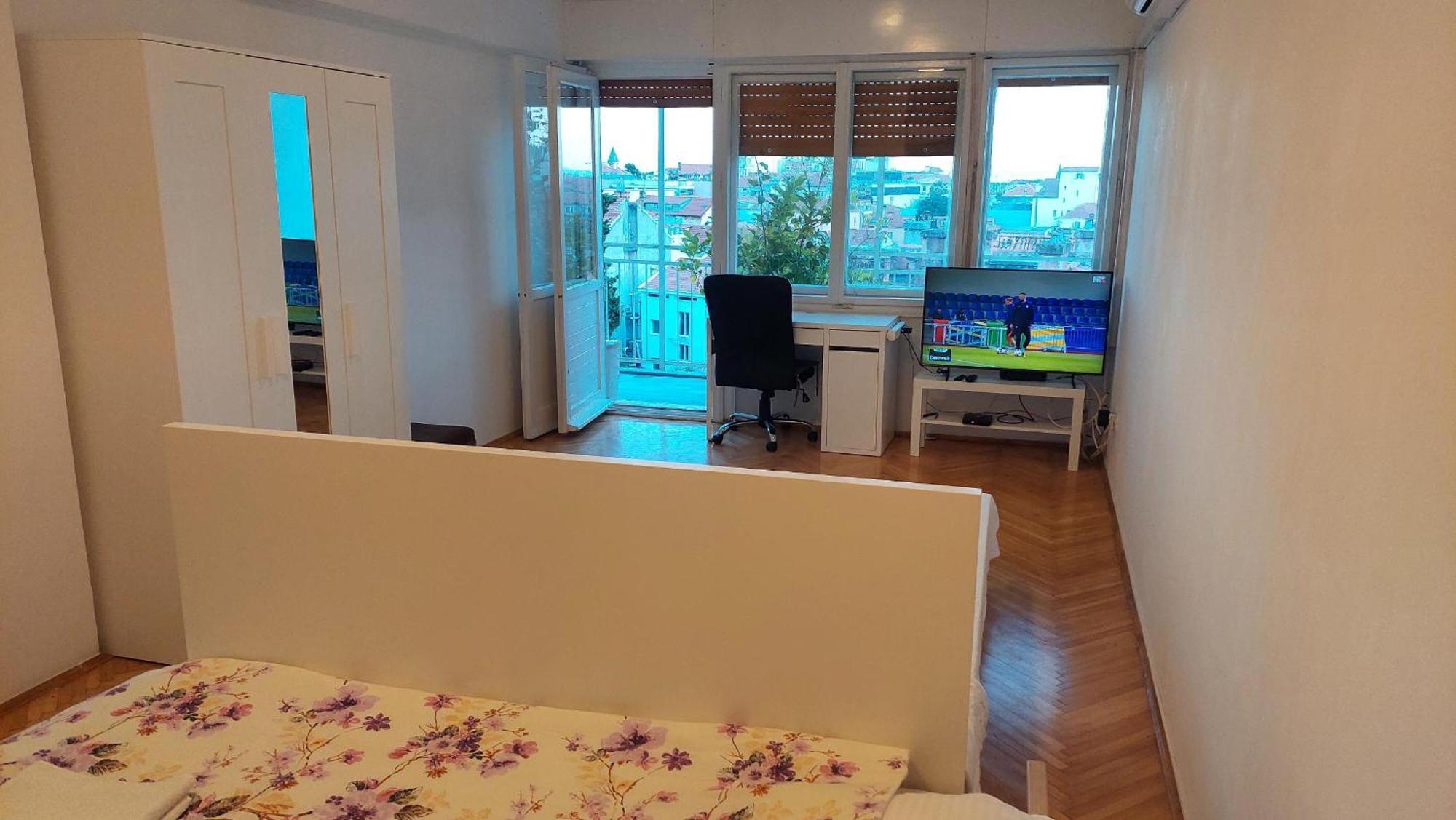 Room With Private Toilet And Balcony In City Center In Shared Apartment Split Extérieur photo