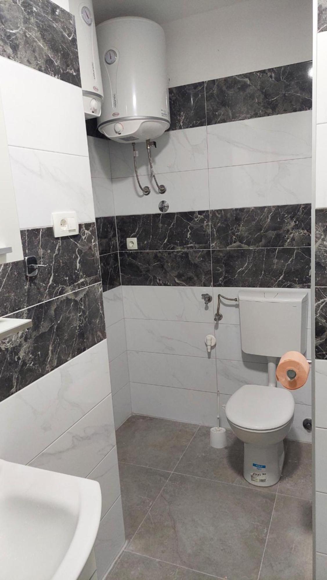 Room With Private Toilet And Balcony In City Center In Shared Apartment Split Extérieur photo