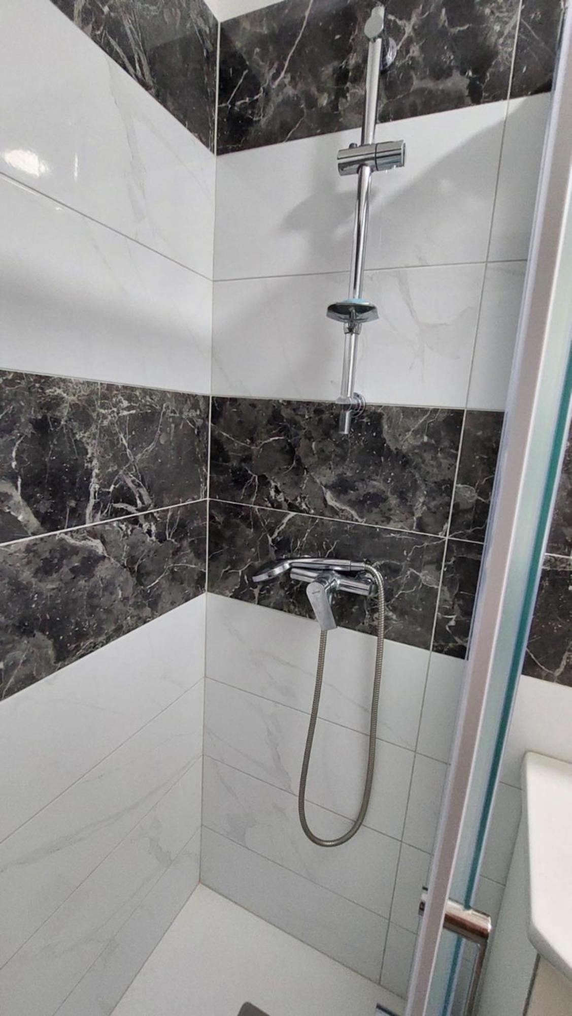 Room With Private Toilet And Balcony In City Center In Shared Apartment Split Extérieur photo