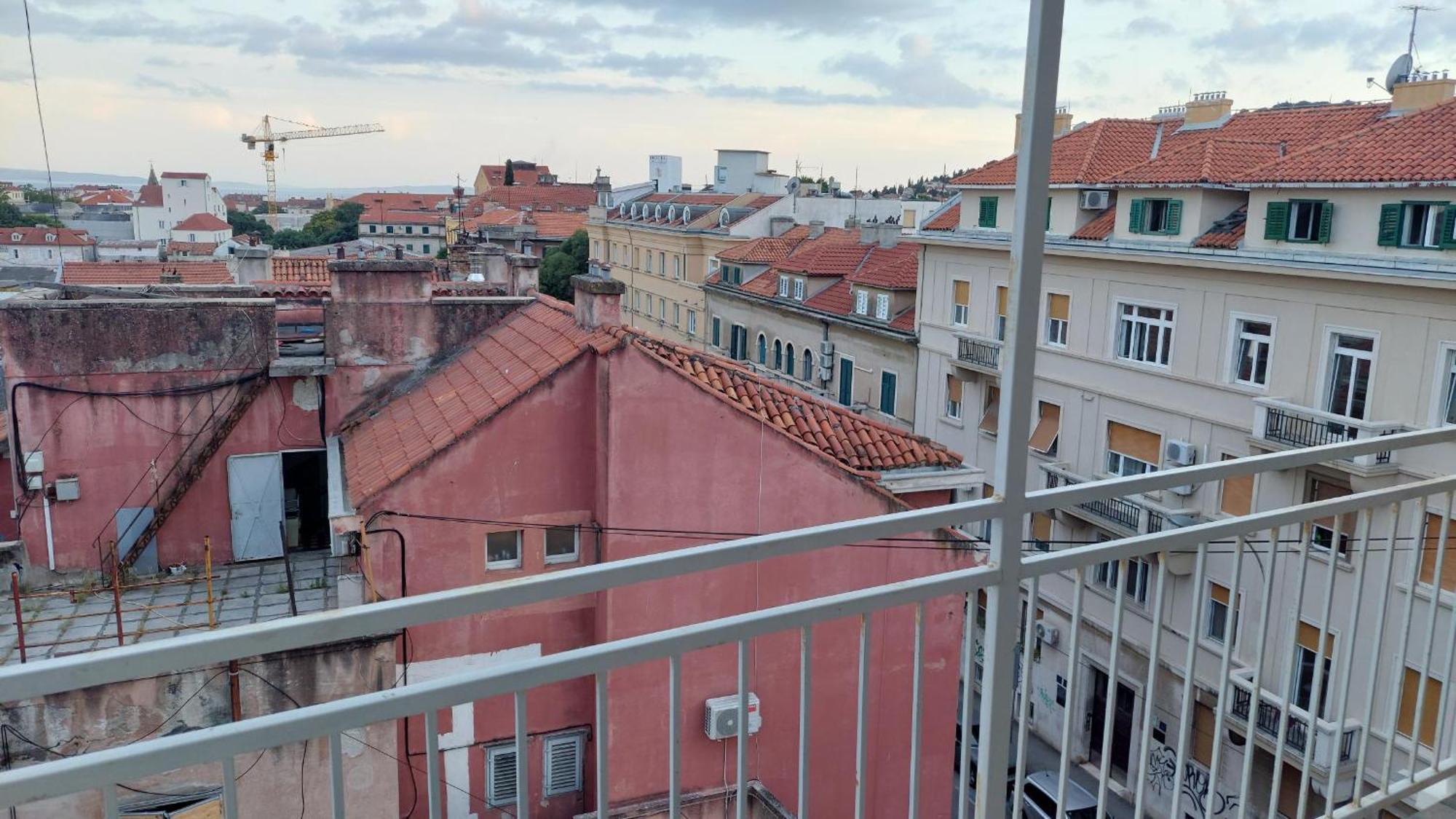 Room With Private Toilet And Balcony In City Center In Shared Apartment Split Extérieur photo